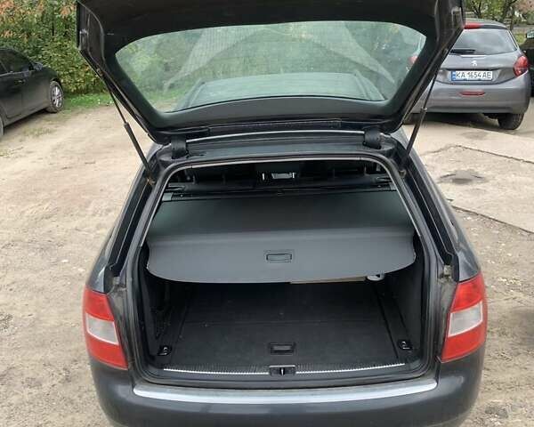 Черный Ауди А4, объемом двигателя 1.6 л и пробегом 325 тыс. км за 4550 $, фото 8 на Automoto.ua