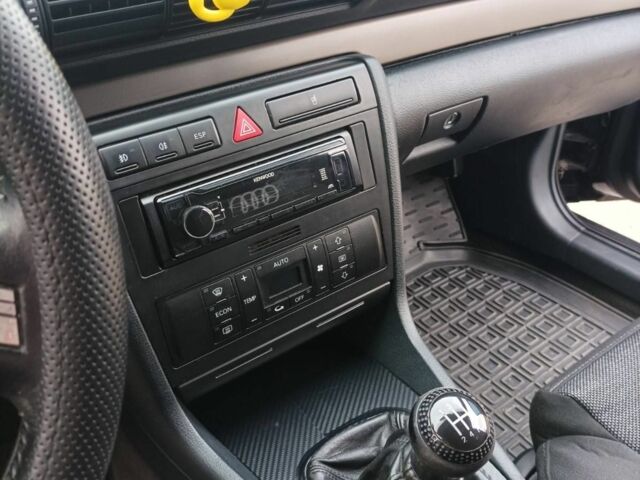 Черный Ауди А4, объемом двигателя 1.9 л и пробегом 350 тыс. км за 4200 $, фото 6 на Automoto.ua