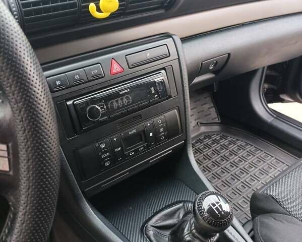 Черный Ауди А4, объемом двигателя 1.9 л и пробегом 345 тыс. км за 4200 $, фото 12 на Automoto.ua