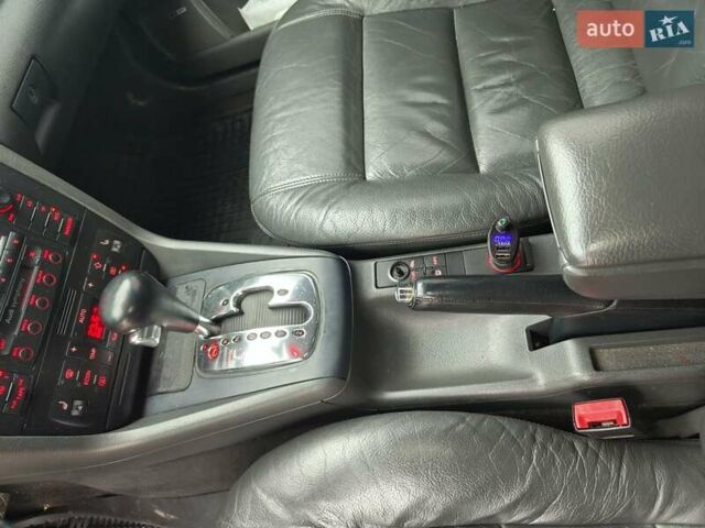 Черный Ауди А4, объемом двигателя 1.9 л и пробегом 258 тыс. км за 5600 $, фото 9 на Automoto.ua