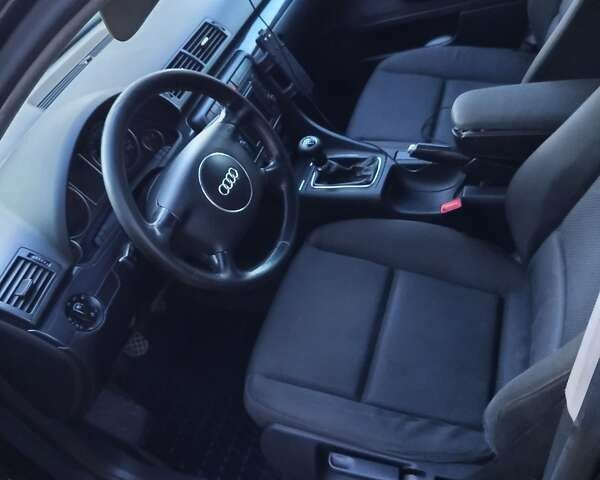 Черный Ауди А4, объемом двигателя 1.9 л и пробегом 370 тыс. км за 4800 $, фото 2 на Automoto.ua