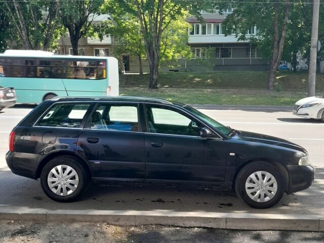 Чорний Ауді А4, об'ємом двигуна 1.6 л та пробігом 267 тис. км за 3200 $, фото 4 на Automoto.ua
