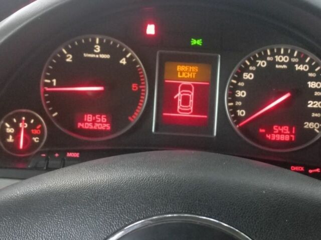 Черный Ауди А4, объемом двигателя 2.5 л и пробегом 440 тыс. км за 3000 $, фото 7 на Automoto.ua