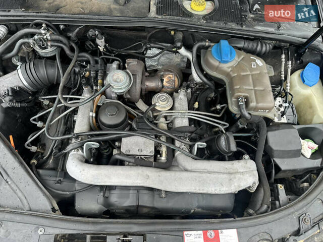 Черный Ауди А4, объемом двигателя 2.5 л и пробегом 330 тыс. км за 4750 $, фото 14 на Automoto.ua