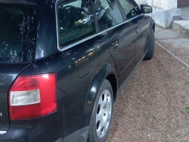 Черный Ауди А4, объемом двигателя 2.5 л и пробегом 440 тыс. км за 3000 $, фото 4 на Automoto.ua