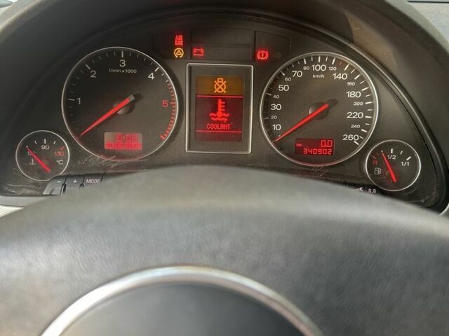 Черный Ауди А4, объемом двигателя 2.5 л и пробегом 340 тыс. км за 2062 $, фото 3 на Automoto.ua