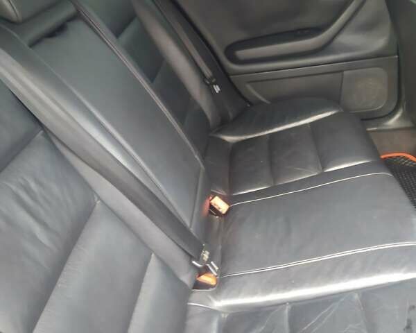 Черный Ауди А4, объемом двигателя 1.98 л и пробегом 225 тыс. км за 5200 $, фото 8 на Automoto.ua