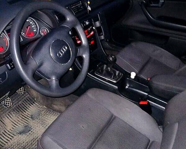 Чорний Ауді А4, об'ємом двигуна 2 л та пробігом 266 тис. км за 4800 $, фото 2 на Automoto.ua