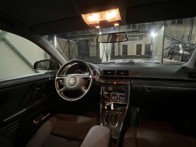 Черный Ауди А4, объемом двигателя 2 л и пробегом 285 тыс. км за 5500 $, фото 9 на Automoto.ua