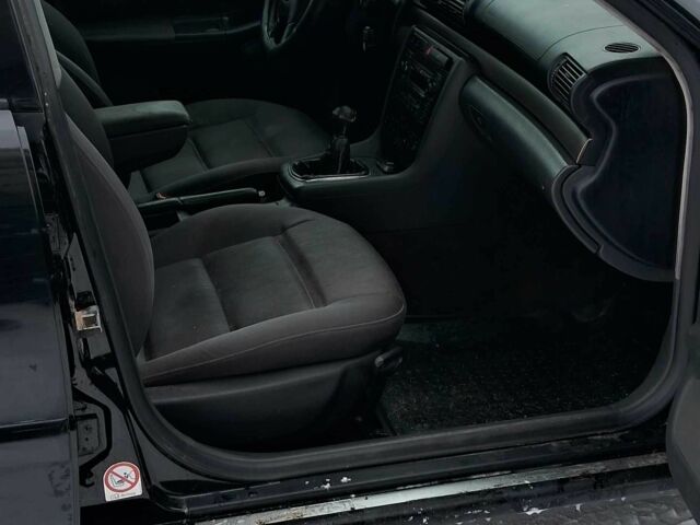 Чорний Ауді А4, об'ємом двигуна 1.8 л та пробігом 300 тис. км за 1536 $, фото 2 на Automoto.ua