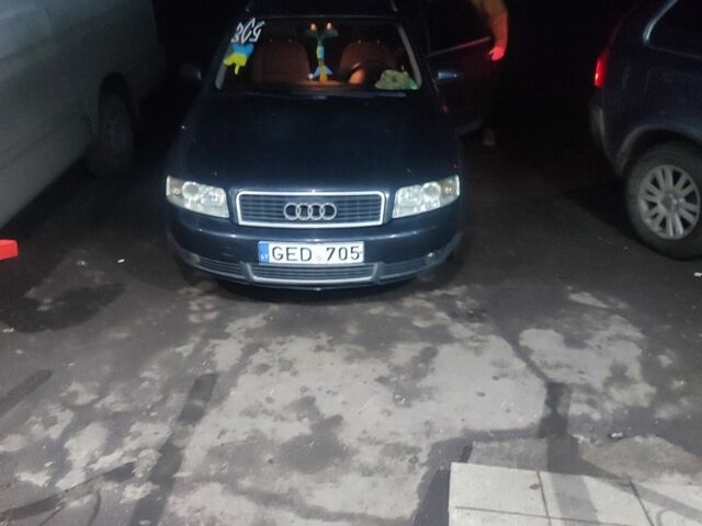 Черный Ауди А4, объемом двигателя 2.5 л и пробегом 265 тыс. км за 3000 $, фото 5 на Automoto.ua