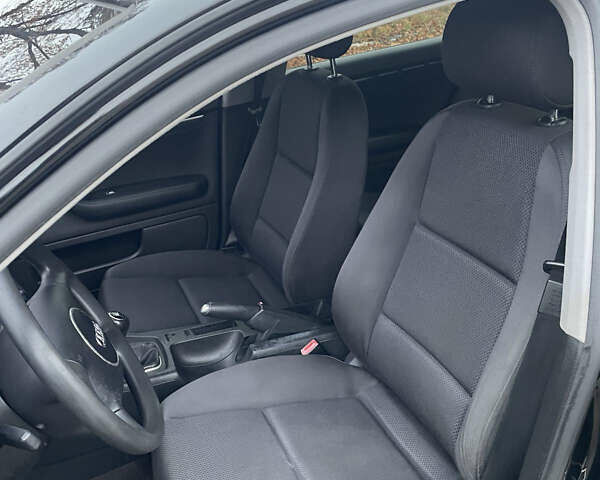 Черный Ауди А4, объемом двигателя 1.6 л и пробегом 224 тыс. км за 4900 $, фото 12 на Automoto.ua