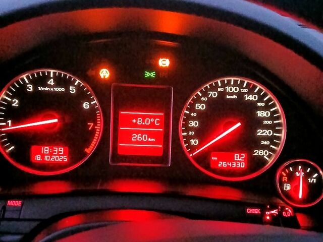 Чорний Ауді А4, об'ємом двигуна 2 л та пробігом 266 тис. км за 4800 $, фото 4 на Automoto.ua