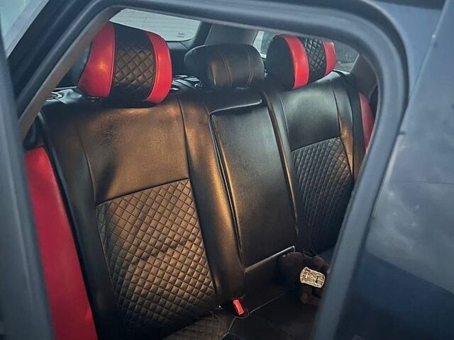 Чорний Ауді А4, об'ємом двигуна 2.5 л та пробігом 370 тис. км за 3500 $, фото 4 на Automoto.ua