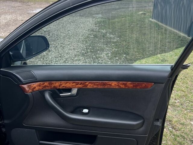 Черный Ауди А4, объемом двигателя 1.9 л и пробегом 300 тыс. км за 3999 $, фото 16 на Automoto.ua