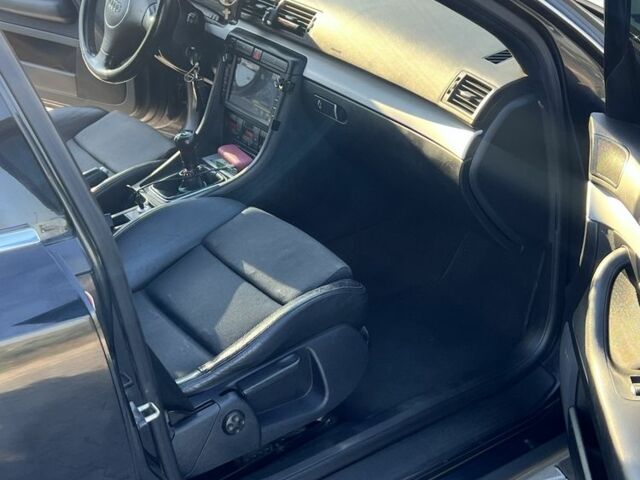 Ауді А4 2002 у Вінниці на Automoto.ua Чорний Ауді А4, об'ємом двигуна 2 л та пробігом 367 тис. км за 4750 $, фото 10 на Automoto.ua