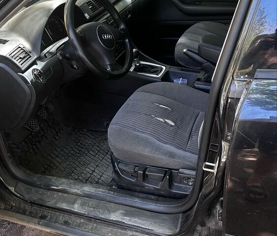 Черный Ауди А4, объемом двигателя 2.5 л и пробегом 340 тыс. км за 2062 $, фото 2 на Automoto.ua