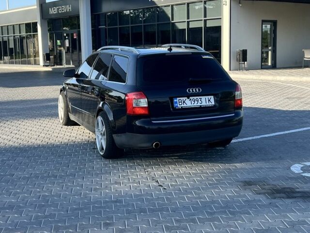 Ауді А4 2002 у Вінниці на Automoto.ua Чорний Ауді А4, об'ємом двигуна 2 л та пробігом 367 тис. км за 4750 $, фото 4 на Automoto.ua