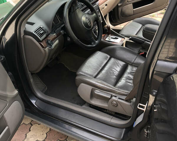 Чорний Ауді А4, об'ємом двигуна 2.5 л та пробігом 378 тис. км за 3300 $, фото 14 на Automoto.ua