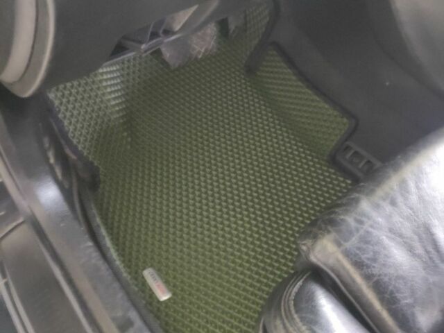 Черный Ауди А4, объемом двигателя 2.5 л и пробегом 398 тыс. км за 3600 $, фото 11 на Automoto.ua