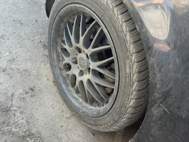 Чорний Ауді А4, об'ємом двигуна 2.5 л та пробігом 424 тис. км за 1903 $, фото 6 на Automoto.ua