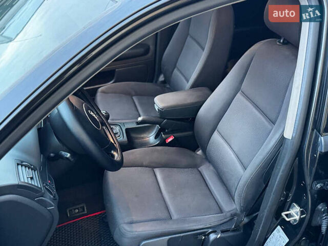 Чорний Ауді А4, об'ємом двигуна 1.98 л та пробігом 323 тис. км за 4100 $, фото 5 на Automoto.ua