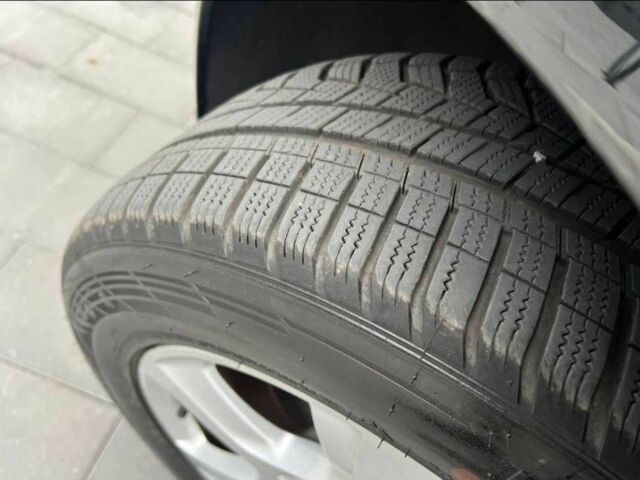 Черный Ауди А4, объемом двигателя 1.9 л и пробегом 234 тыс. км за 2100 $, фото 10 на Automoto.ua