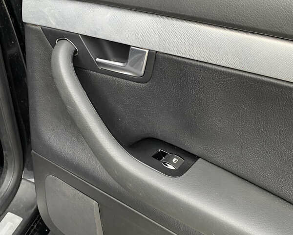 Чорний Ауді А4, об'ємом двигуна 2.5 л та пробігом 370 тис. км за 4700 $, фото 11 на Automoto.ua