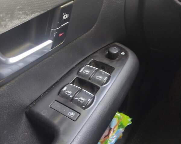 Чорний Ауді А4, об'ємом двигуна 2.5 л та пробігом 400 тис. км за 3500 $, фото 5 на Automoto.ua