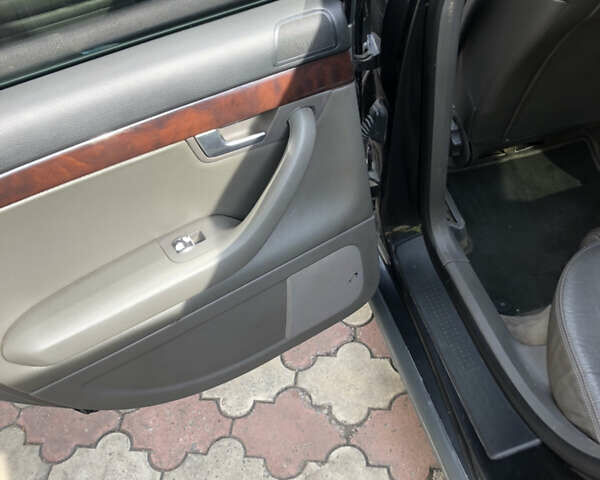 Чорний Ауді А4, об'ємом двигуна 2.5 л та пробігом 378 тис. км за 3300 $, фото 15 на Automoto.ua