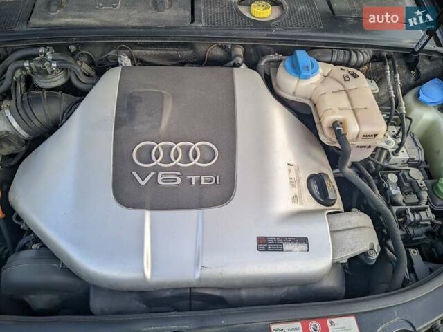 Черный Ауди А4, объемом двигателя 2.5 л и пробегом 321 тыс. км за 5500 $, фото 7 на Automoto.ua