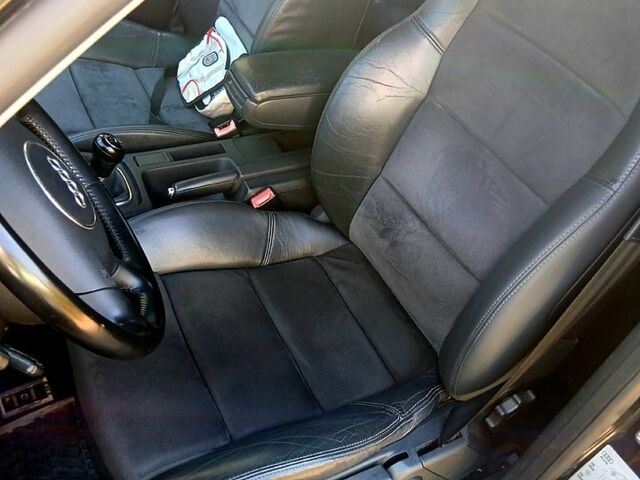 Черный Ауди А4, объемом двигателя 1.8 л и пробегом 190 тыс. км за 6000 $, фото 6 на Automoto.ua