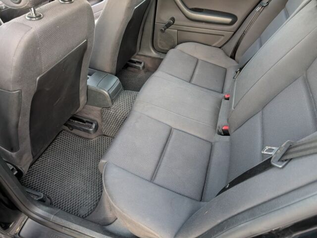 Черный Ауди А4, объемом двигателя 2 л и пробегом 252 тыс. км за 4300 $, фото 19 на Automoto.ua