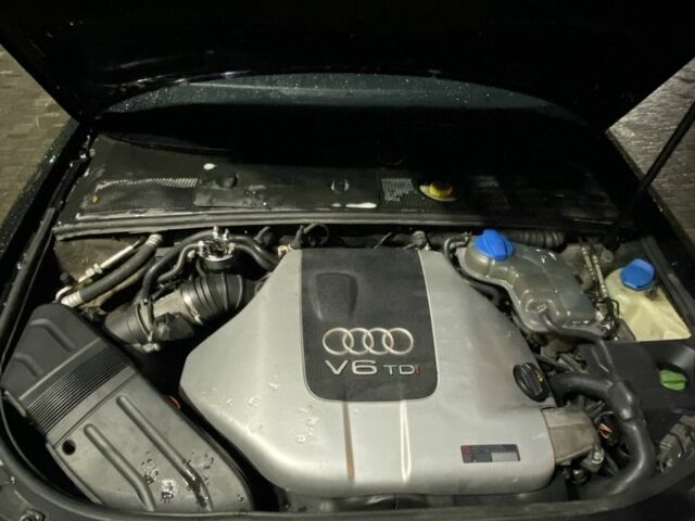 Черный Ауди А4, объемом двигателя 2.5 л и пробегом 258 тыс. км за 3500 $, фото 7 на Automoto.ua