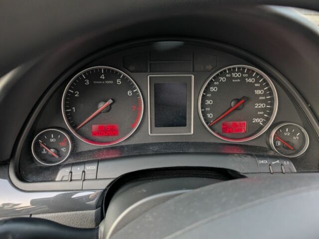 Черный Ауди А4, объемом двигателя 2 л и пробегом 252 тыс. км за 4300 $, фото 18 на Automoto.ua