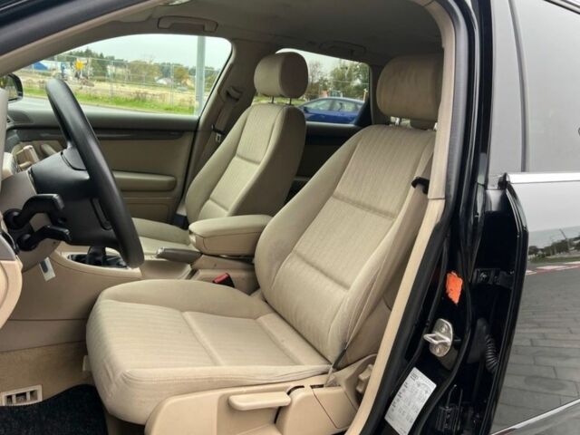 Чорний Ауді А4, об'ємом двигуна 1.9 л та пробігом 234 тис. км за 2350 $, фото 10 на Automoto.ua