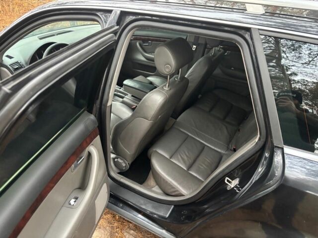 Черный Ауди А4, объемом двигателя 2.5 л и пробегом 370 тыс. км за 3100 $, фото 10 на Automoto.ua