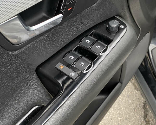 Чорний Ауді А4, об'ємом двигуна 2.5 л та пробігом 370 тис. км за 4700 $, фото 12 на Automoto.ua