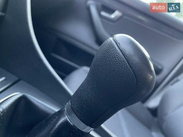 Чорний Ауді А4, об'ємом двигуна 1.6 л та пробігом 217 тис. км за 6350 $, фото 41 на Automoto.ua
