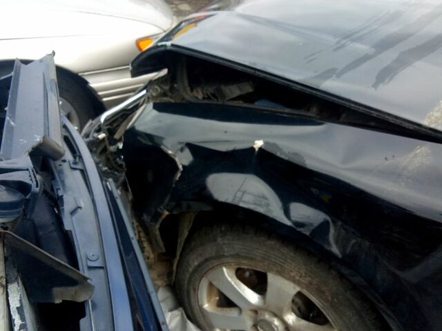 Черный Ауди А4, объемом двигателя 1.8 л и пробегом 265 тыс. км за 3000 $, фото 2 на Automoto.ua