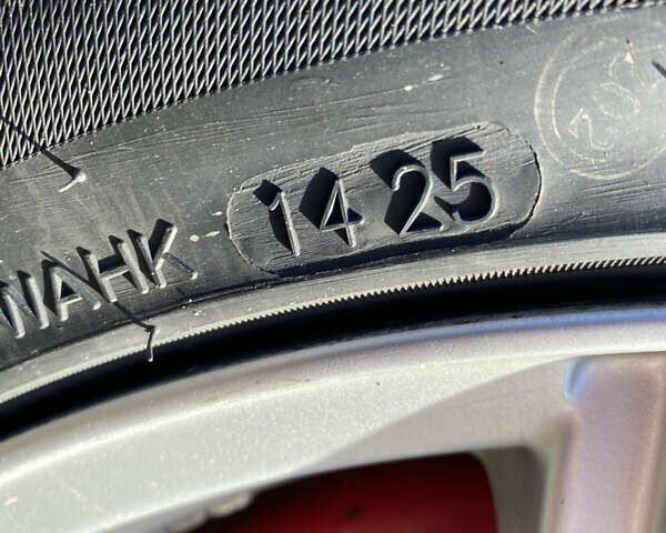 Черный Ауди А4, объемом двигателя 2.5 л и пробегом 330 тыс. км за 5199 $, фото 3 на Automoto.ua