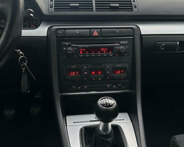 Ауді А4 2004 у Сарнах на Automoto.ua Чорний Ауді А4, об'ємом двигуна 1.8 л та пробігом 221 тис. км за 5950 $, фото 66 на Automoto.ua