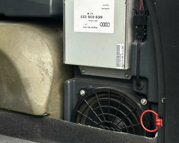 Ауді А4 2004 у Сарнах на Automoto.ua Чорний Ауді А4, об'ємом двигуна 1.8 л та пробігом 221 тис. км за 5950 $, фото 32 на Automoto.ua
