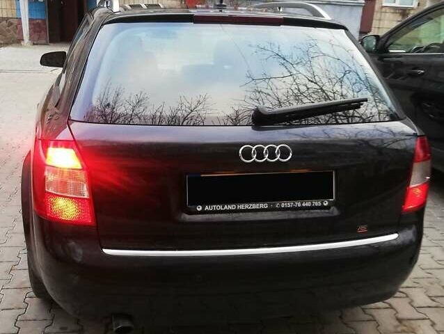 Черный Ауди А4, объемом двигателя 1.98 л и пробегом 240 тыс. км за 3900 $, фото 5 на Automoto.ua