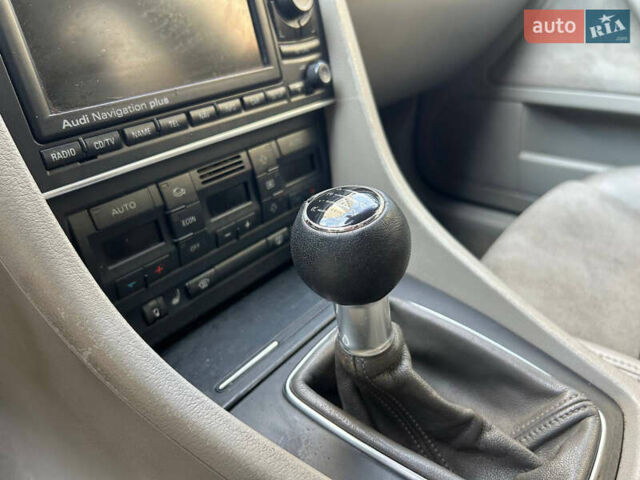 Чорний Ауді А4, об'ємом двигуна 2 л та пробігом 395 тис. км за 5950 $, фото 27 на Automoto.ua