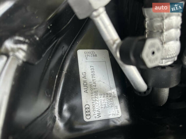 Ауді А4 2004 у Сарнах на Automoto.ua Чорний Ауді А4, об'ємом двигуна 1.8 л та пробігом 221 тис. км за 5950 $, фото 73 на Automoto.ua