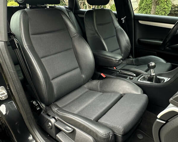Ауді А4 2004 у Сарнах на Automoto.ua Чорний Ауді А4, об'ємом двигуна 1.8 л та пробігом 221 тис. км за 5950 $, фото 59 на Automoto.ua