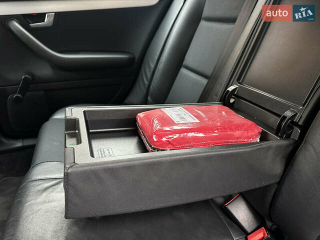 Ауді А4 2004 у Сарнах на Automoto.ua Чорний Ауді А4, об'ємом двигуна 1.8 л та пробігом 221 тис. км за 5950 $, фото 51 на Automoto.ua