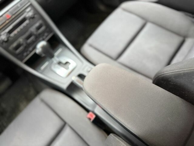 Черный Ауди А4, объемом двигателя 1.9 л и пробегом 300 тыс. км за 2850 $, фото 7 на Automoto.ua