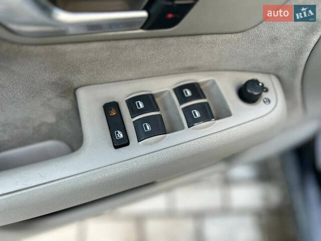 Чорний Ауді А4, об'ємом двигуна 2 л та пробігом 395 тис. км за 5950 $, фото 23 на Automoto.ua